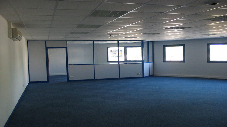 Ma-Cabane - Location Local commercial LA ROCHE-SUR-YON, 102 m²