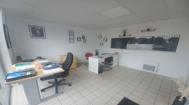 Ma-Cabane - Location Local commercial LA ROCHE-SUR-YON, 1126 m²