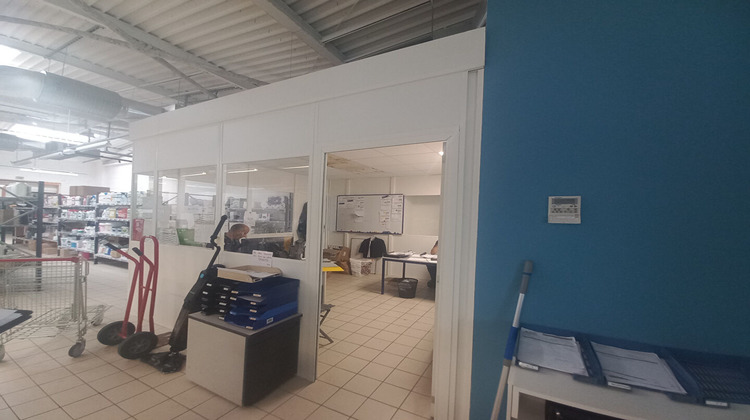 Ma-Cabane - Location Local commercial LA ROCHE-SUR-YON, 1126 m²