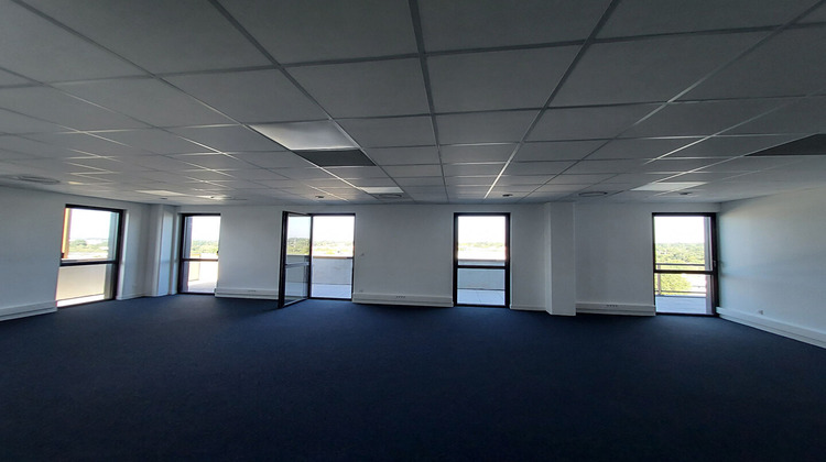 Ma-Cabane - Location Local commercial LA ROCHE-SUR-YON, 100 m²