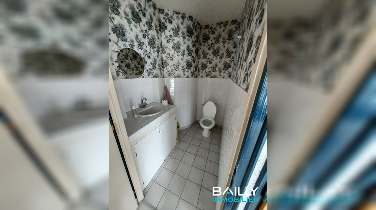 Ma-Cabane - Location Local commercial LA ROCHE-SUR-YON, 65 m²