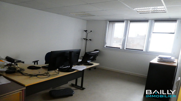 Ma-Cabane - Location Local commercial LA ROCHE-SUR-YON, 94 m²