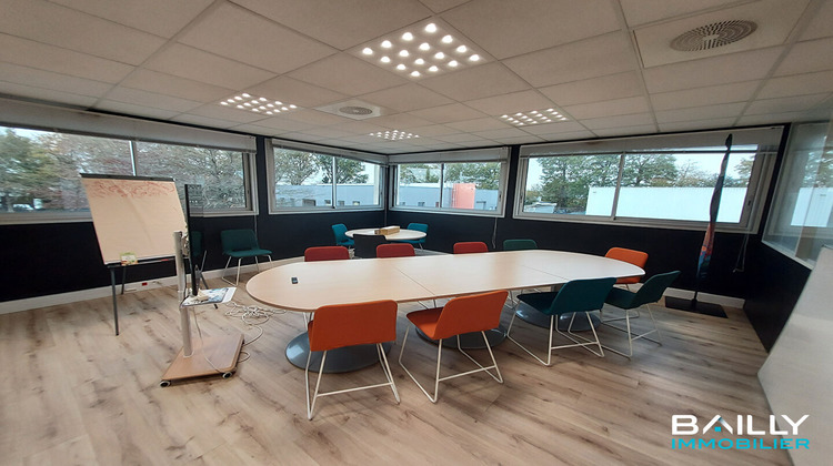 Ma-Cabane - Location Local commercial LA ROCHE-SUR-YON, 172 m²