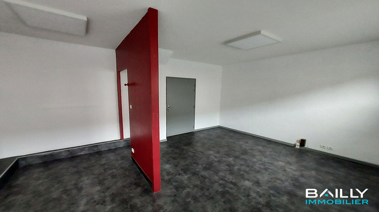 Ma-Cabane - Location Local commercial LA ROCHE-SUR-YON, 86 m²