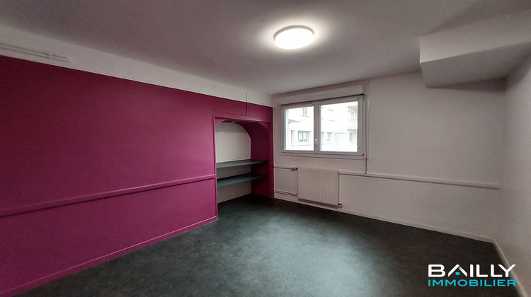 Ma-Cabane - Location Local commercial LA ROCHE-SUR-YON, 86 m²