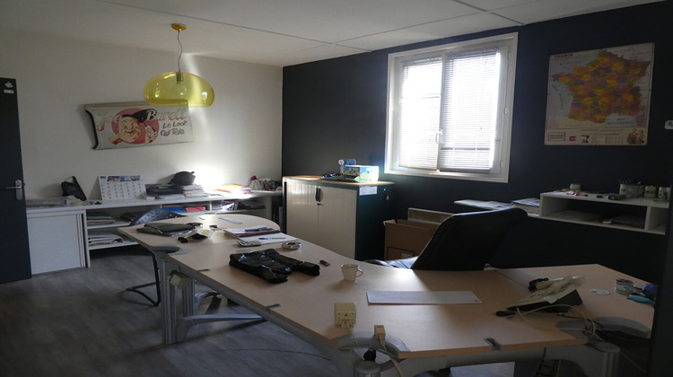 Ma-Cabane - Location Local commercial LA ROCHE-SUR-YON, 110 m²