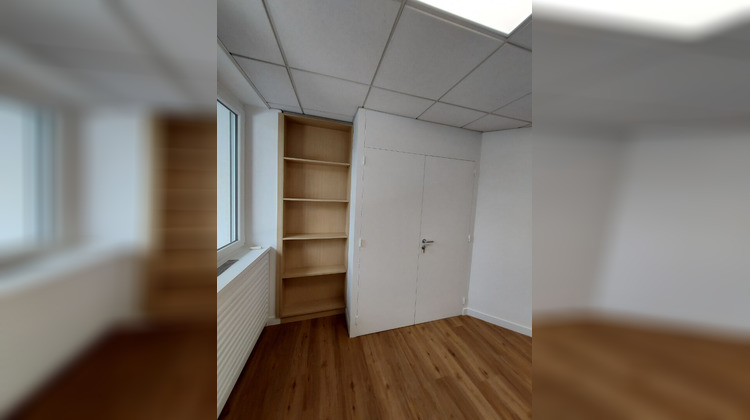 Ma-Cabane - Location Local commercial LA ROCHE-SUR-YON, 24 m²