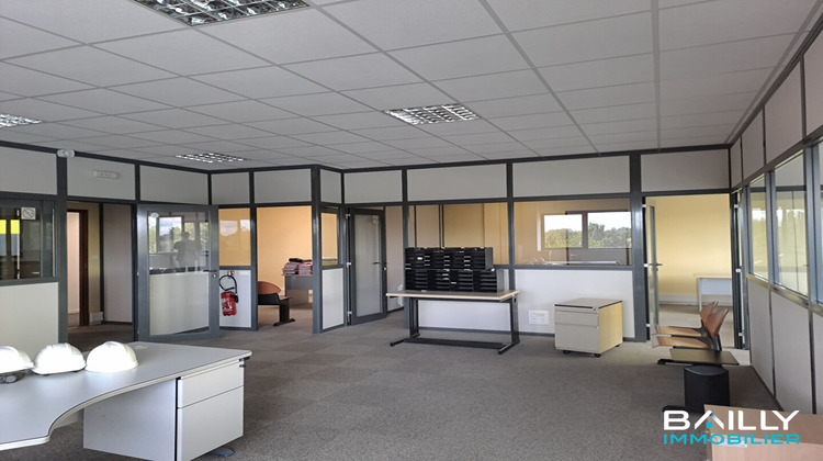 Ma-Cabane - Location Local commercial LA ROCHE-SUR-YON, 141 m²