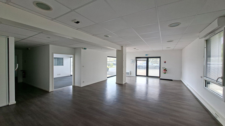 Ma-Cabane - Location Local commercial LA ROCHE-SUR-YON, 66 m²