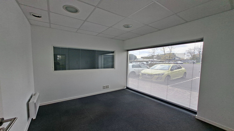 Ma-Cabane - Location Local commercial LA ROCHE-SUR-YON, 66 m²