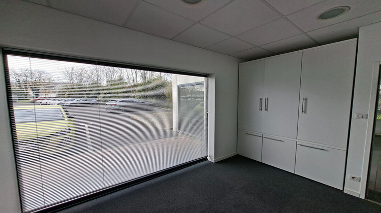 Ma-Cabane - Location Local commercial LA ROCHE-SUR-YON, 66 m²