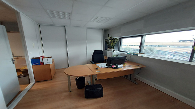 Ma-Cabane - Location Local commercial LA ROCHE-SUR-YON, 177 m²