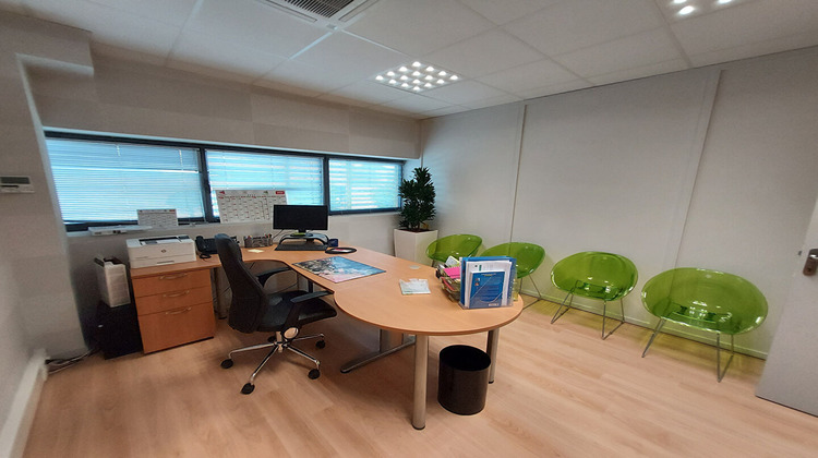 Ma-Cabane - Location Local commercial LA ROCHE-SUR-YON, 177 m²