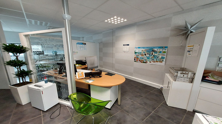 Ma-Cabane - Location Local commercial LA ROCHE-SUR-YON, 177 m²