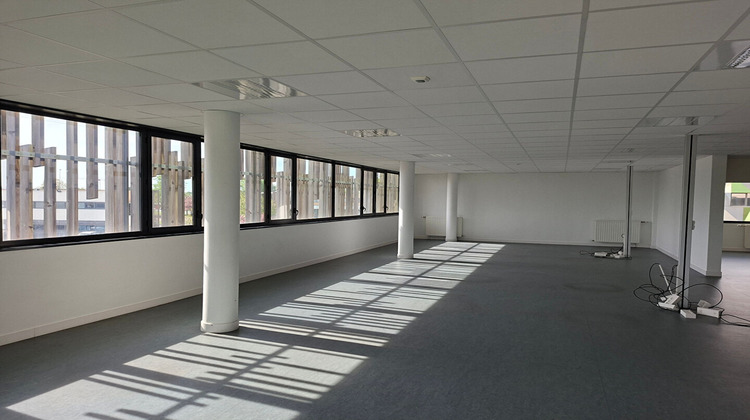 Ma-Cabane - Location Local commercial LA ROCHE-SUR-YON, 459 m²