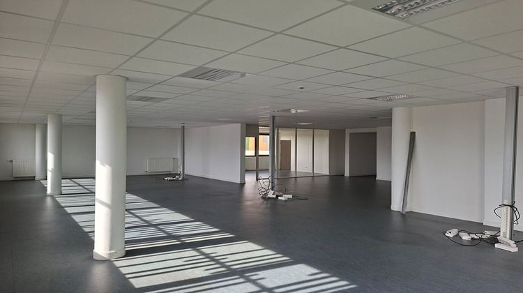Ma-Cabane - Location Local commercial LA ROCHE-SUR-YON, 459 m²