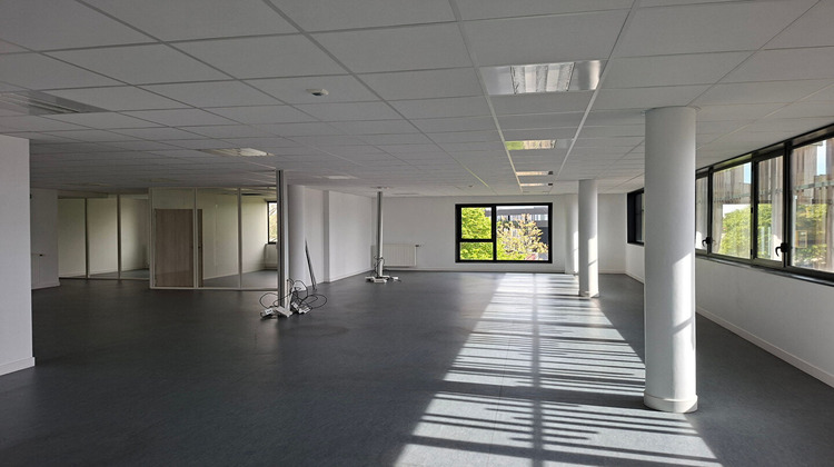 Ma-Cabane - Location Local commercial LA ROCHE-SUR-YON, 459 m²