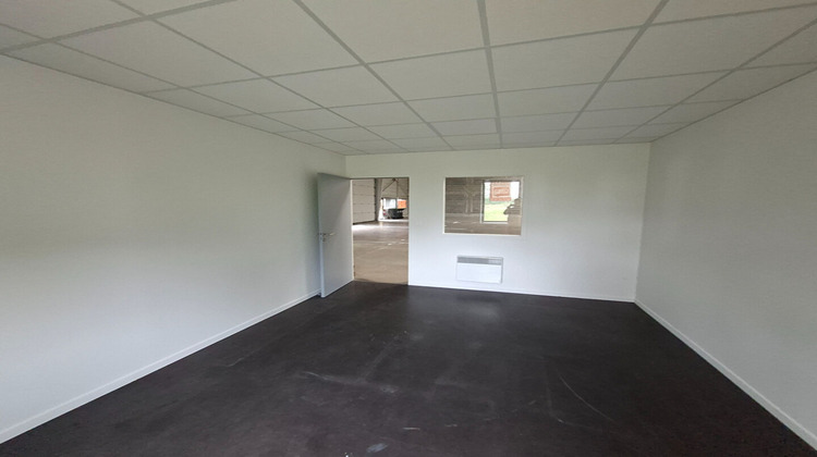 Ma-Cabane - Location Local commercial LA ROCHE-SUR-YON, 859 m²