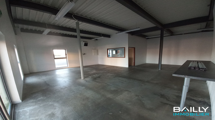 Ma-Cabane - Location Local commercial LA ROCHE-SUR-YON, 110 m²