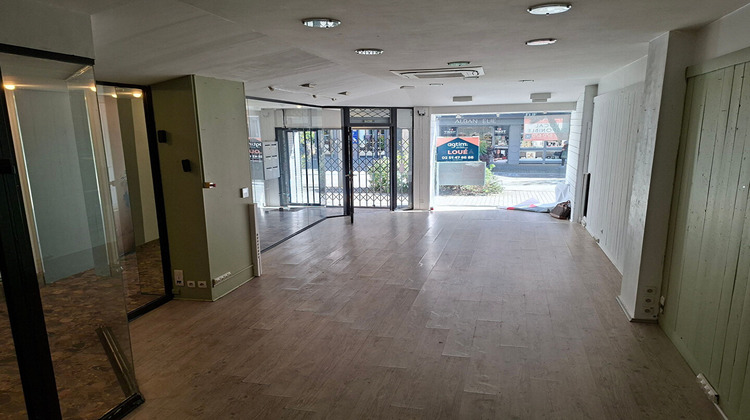 Ma-Cabane - Location Local commercial LA ROCHE-SUR-YON, 135 m²