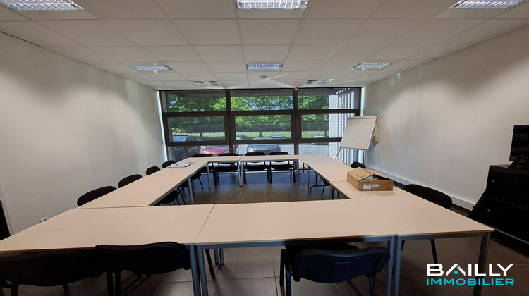 Ma-Cabane - Location Local commercial LA ROCHE-SUR-YON, 260 m²