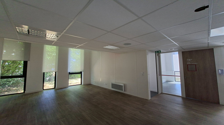 Ma-Cabane - Location Local commercial LA ROCHE-SUR-YON, 204 m²