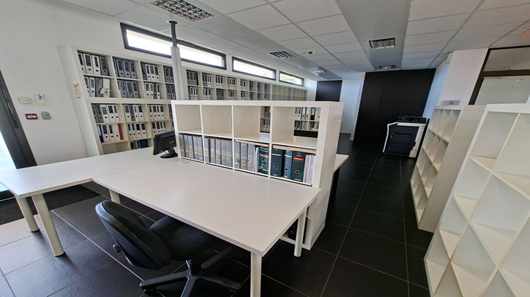 Ma-Cabane - Location Local commercial LA ROCHE-SUR-YON, 165 m²