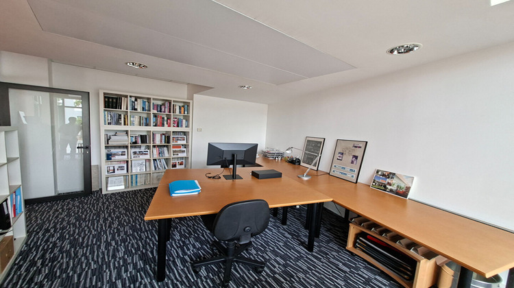 Ma-Cabane - Location Local commercial LA ROCHE-SUR-YON, 165 m²