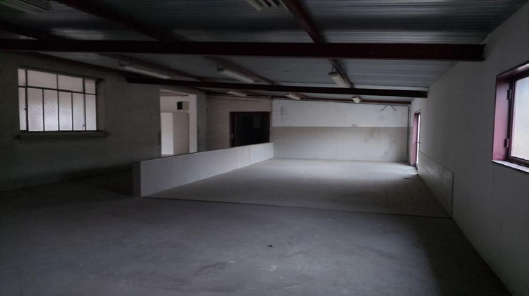 Ma-Cabane - Location Local commercial LA ROCHE VINEUSE, 500 m²