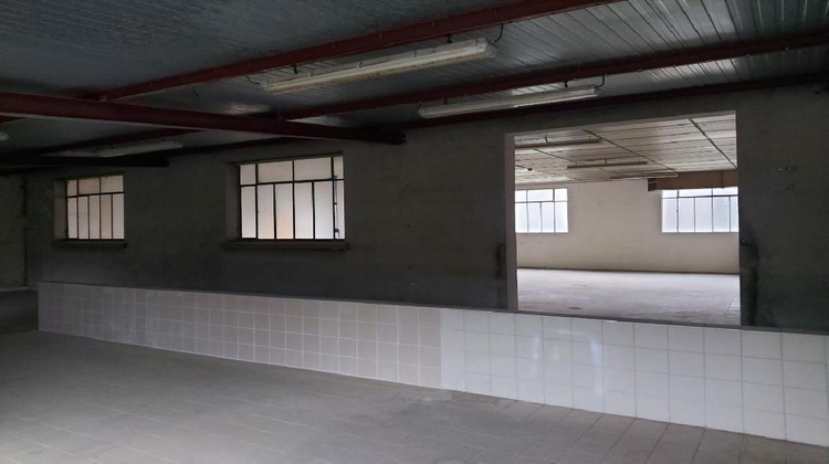 Ma-Cabane - Location Local commercial LA ROCHE VINEUSE, 500 m²