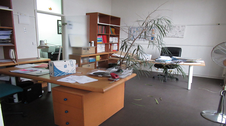 Ma-Cabane - Location Local commercial LA ROCHELLE, 96 m²