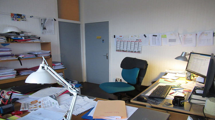 Ma-Cabane - Location Local commercial LA ROCHELLE, 96 m²