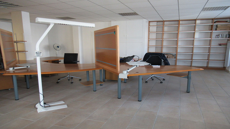 Ma-Cabane - Location Local commercial LA ROCHELLE, 101 m²