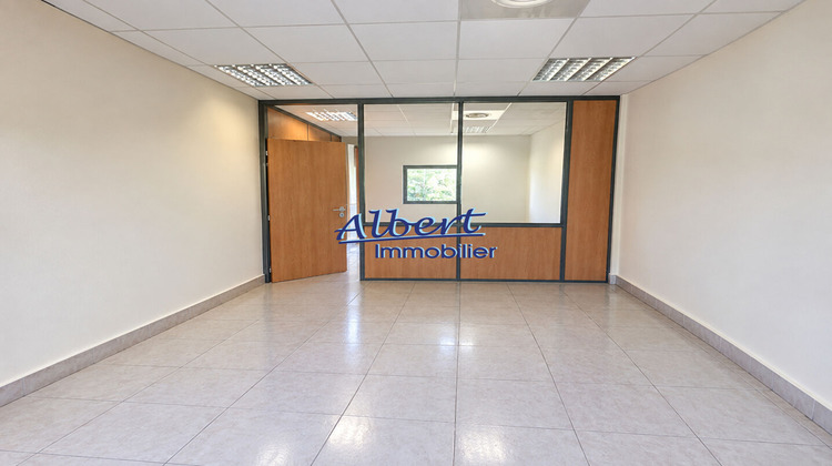 Ma-Cabane - Location Local commercial LA SEYNE-SUR-MER, 61 m²