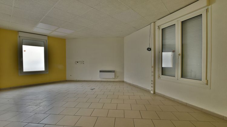 Ma-Cabane - Location Local commercial LA SUZE SUR SARTHE, 93 m²