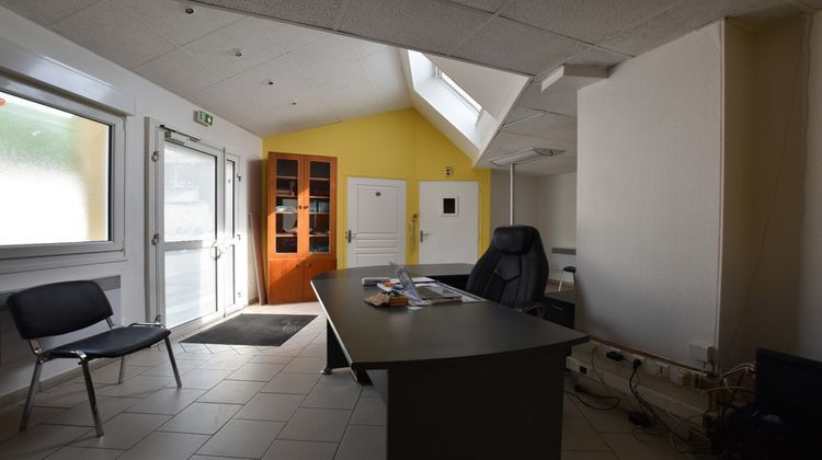 Ma-Cabane - Location Local commercial LA SUZE SUR SARTHE, 93 m²