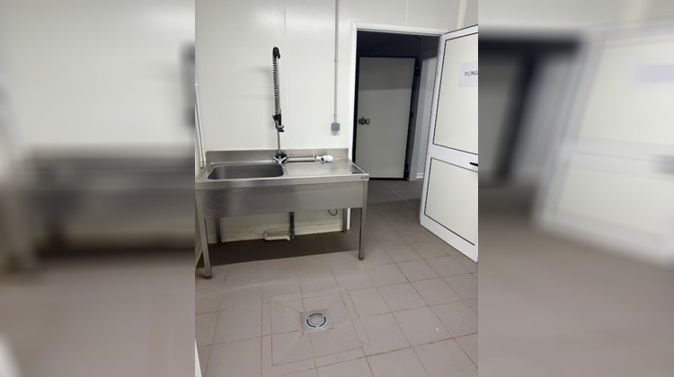 Ma-Cabane - Location Local commercial LA TALAUDIERE, 651 m²