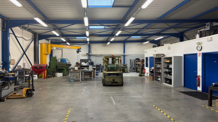 Ma-Cabane - Location Local commercial LA TALAUDIERE, 250 m²