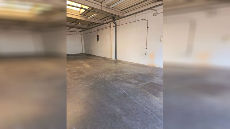 Ma-Cabane - Location Local commercial LA TALAUDIERE, 240 m²