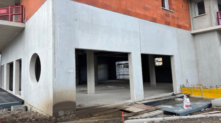 Ma-Cabane - Location Local commercial LA TALAUDIERE, 151 m²