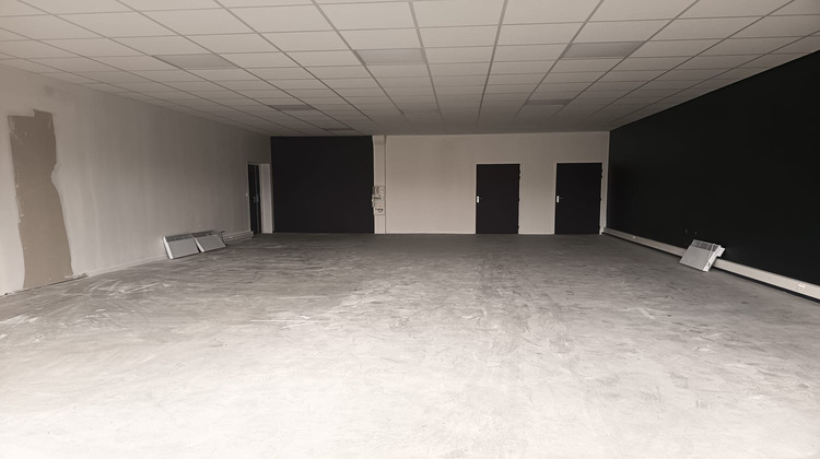 Ma-Cabane - Location Local commercial La Ville-aux-Dames, 97 m²