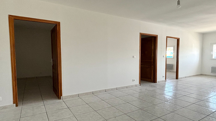 Ma-Cabane - Location Local commercial LAMBESC, 4 m²