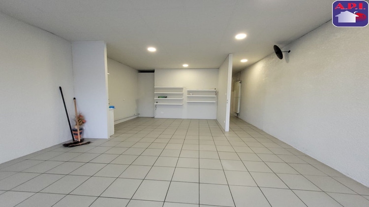 Ma-Cabane - Location Local commercial LAROQUE D'OLMES, 73 m²