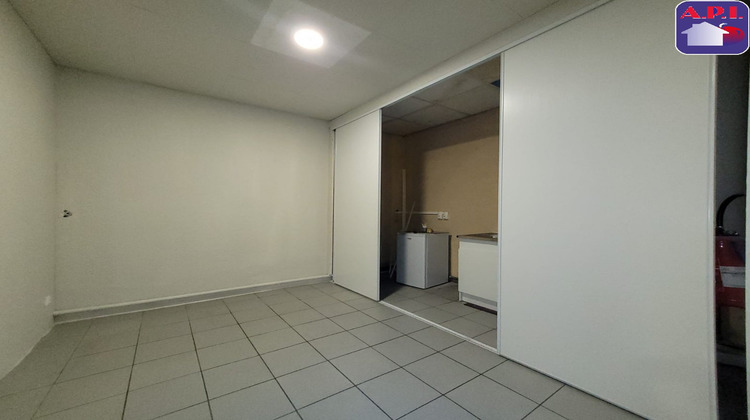 Ma-Cabane - Location Local commercial LAROQUE D'OLMES, 73 m²