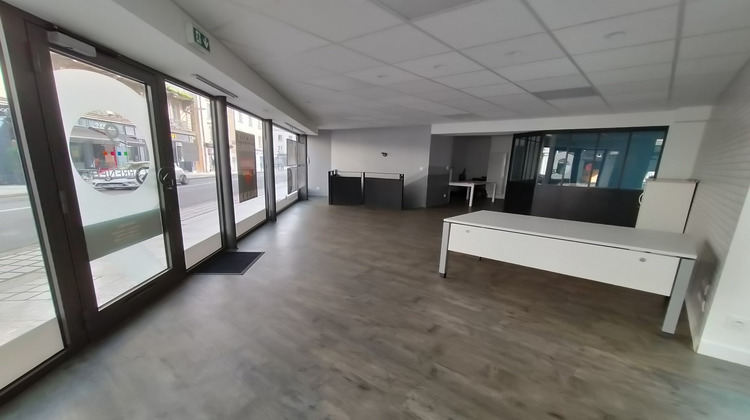 Ma-Cabane - Location Local commercial Laval, 82 m²