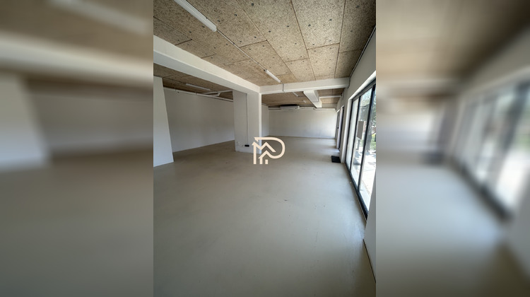 Ma-Cabane - Location Local commercial Le Beausset, 110 m²