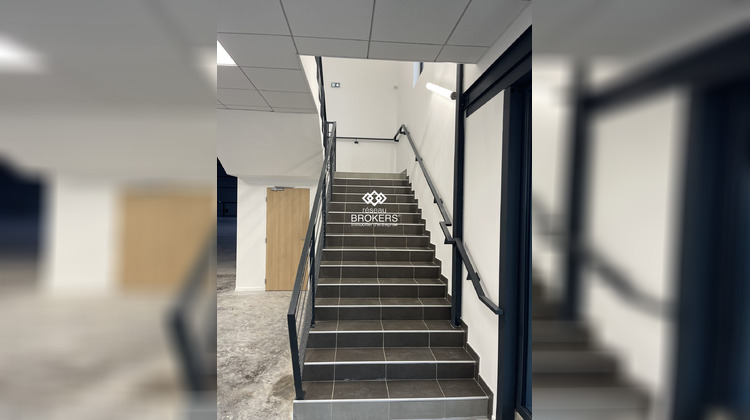 Ma-Cabane - Location Local commercial Le Bourget, 1075 m²