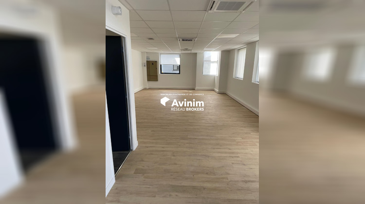 Ma-Cabane - Location Local commercial Le Bourget, 596 m²