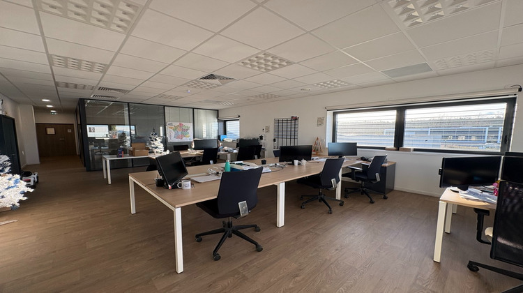 Ma-Cabane - Location Local commercial LE COTEAU, 700 m²