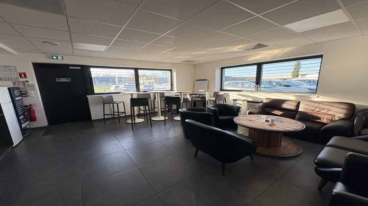 Ma-Cabane - Location Local commercial LE COTEAU, 700 m²